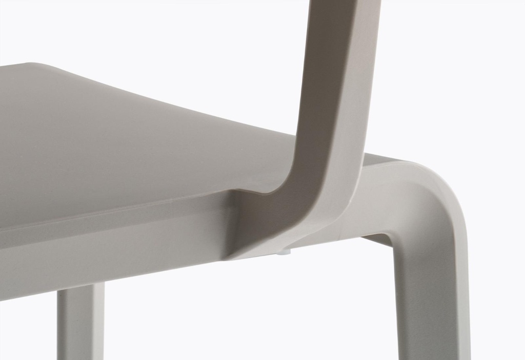 Scaun de Plastic VOLT 674 HB - 3.jpg